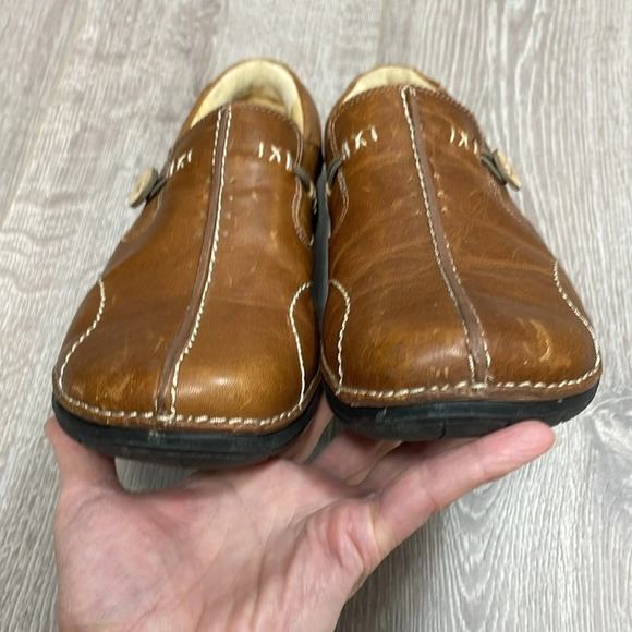 Clarks Unstructured Un.Loop Slip On Brown Leather Comfort Shoe 9.5N - Picture 14 of 16